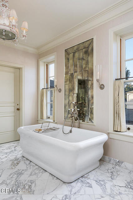 1425 Lombardy Road, Pasadena CA: https://media.crmls.org/mediaz/11dd753d-b853-4679-8200-7d727b60d875.jpg