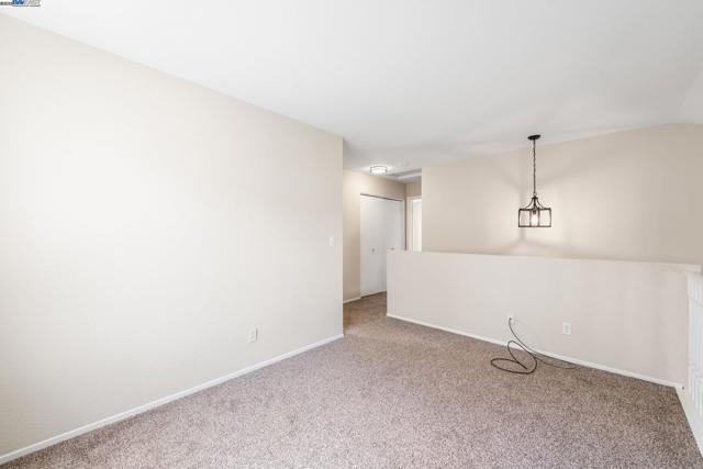 1970 Knollcrest Ln, Tracy CA: https://media.crmls.org/mediaz/11dd7d7c-1138-461f-b825-83699a5e1204.jpg