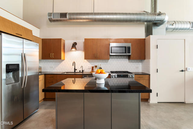 Detail Gallery Image 11 of 39 For 530 S Hewitt St #139,  Los Angeles,  CA 90013 - 2 Beds | 2 Baths