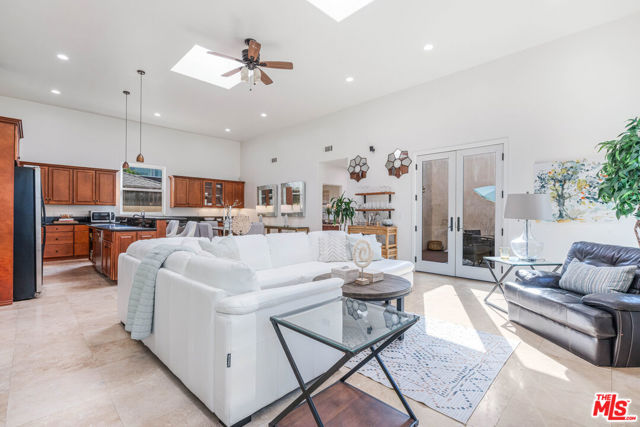 3718 S Barrington Avenue, Los Angeles CA: https://media.crmls.org/mediaz/11dde83f-fc7d-4359-91b5-f93eac38aacb.jpg
