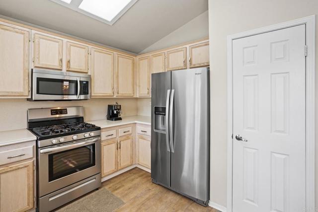 Image 11 of 43 For 23979 Via Astuto