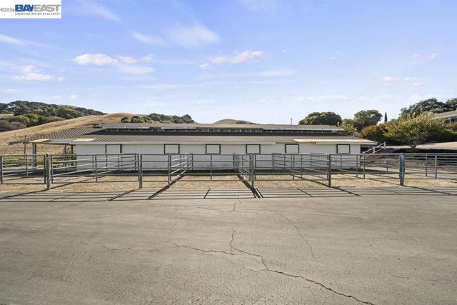 Image 7 of 60 For 5280 Sheridan Rd