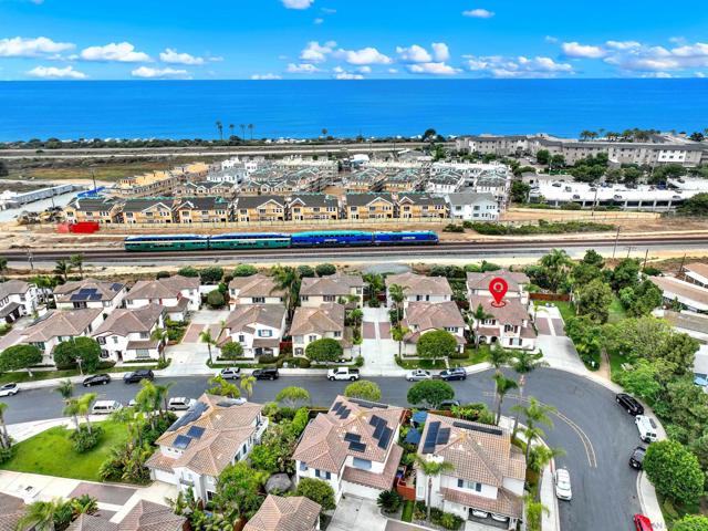 7301 Seafarer Pl, Carlsbad CA: https://media.crmls.org/mediaz/11dea5e5-9e4a-4ee3-a370-21dc3904e85e.jpg