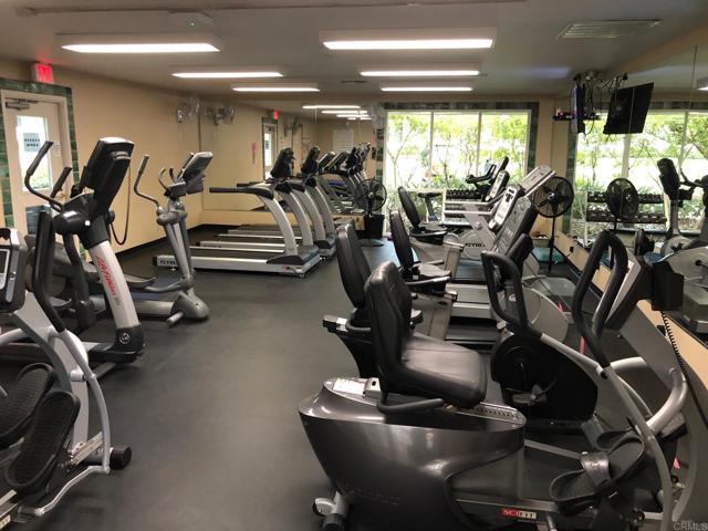 4125 Arcadia Way, Oceanside CA: https://media.crmls.org/mediaz/11defe07-758d-4ccc-875c-a4067ce3ab8d.jpg