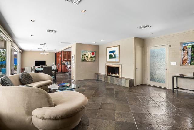 1175 E Cactus Road, Palm Springs CA: https://media.crmls.org/mediaz/11df2f7f-7b11-4277-b590-5a8e71894f3d.jpg