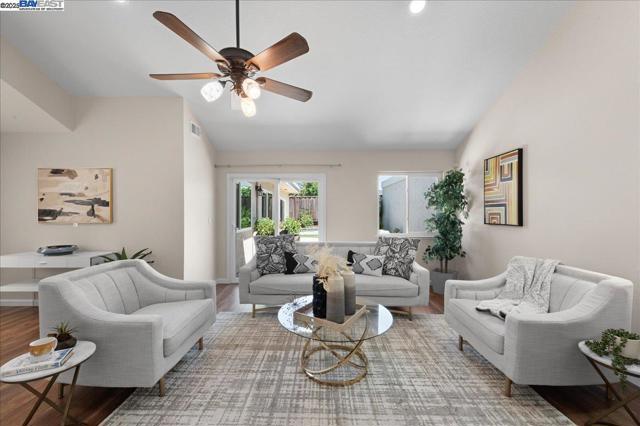 318 Lone Oak Dr, Pleasanton CA: https://media.crmls.org/mediaz/11e04990-62ba-472c-baf5-386445dd0b8c.jpg