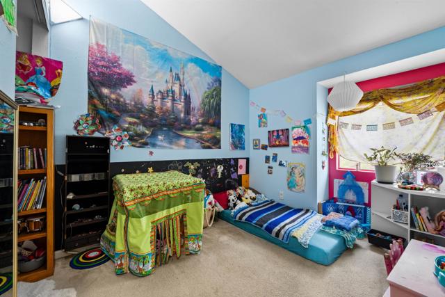 2126 Kings View Circle, Spring Valley CA: https://media.crmls.org/mediaz/11e0abc9-9e21-4315-a931-c7d37cbe5d5b.jpg
