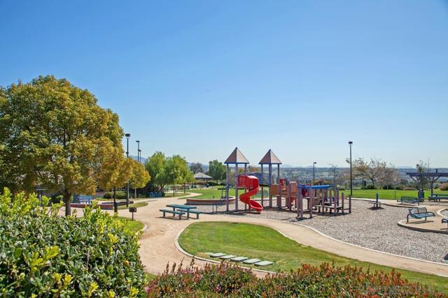560 Deep Dell Rd, San Diego CA: https://media.crmls.org/mediaz/11e15a5c-ea17-49cf-a674-9a91d3090abe.jpg