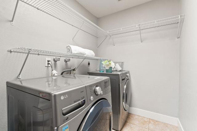 283 Casitas Bulevar, Los Gatos CA: https://media.crmls.org/mediaz/11e15c31-b6ac-4e92-a77d-aed9165d7177.jpg