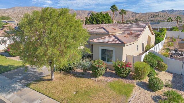 64178 Yosemite Lane, Desert Hot Springs CA: https://media.crmls.org/mediaz/11e18bcc-bb09-49ad-a2d5-f1a181b3d654.jpg