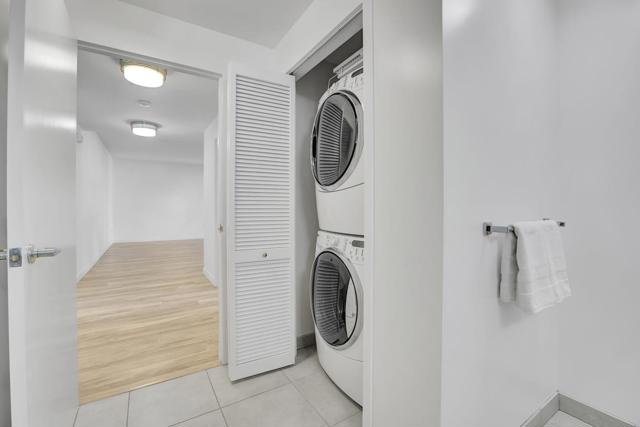 175 W Saint James Street, San Jose CA: https://media.crmls.org/mediaz/11e28646-058b-4a6a-8b41-316d8be6b030.jpg
