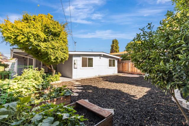 749 Borregas Avenue, Sunnyvale CA: https://media.crmls.org/mediaz/11e2b15f-5d8e-4596-a2d4-4d9ab366dc1f.jpg