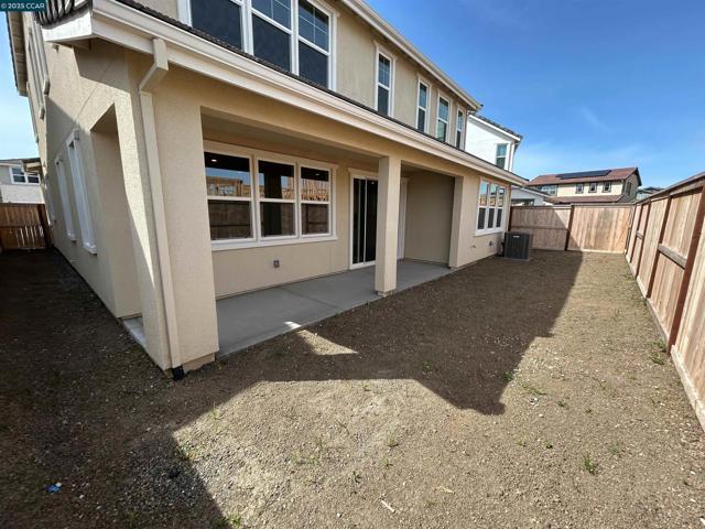 8121 Vessel Way, Sacramento CA: https://media.crmls.org/mediaz/11e35666-6d44-4580-850f-9146b02c09a3.jpg