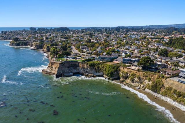 4790 Opal Cliff Drive, Santa Cruz CA: https://media.crmls.org/mediaz/11e3e8b2-775d-4fb9-8ecc-bcc03349383d.jpg