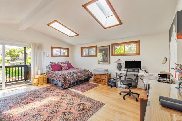 1025 Tamarind Street, Montara CA: https://media.crmls.org/mediaz/11e40289-1c54-446e-8626-3be4a555a390.jpg