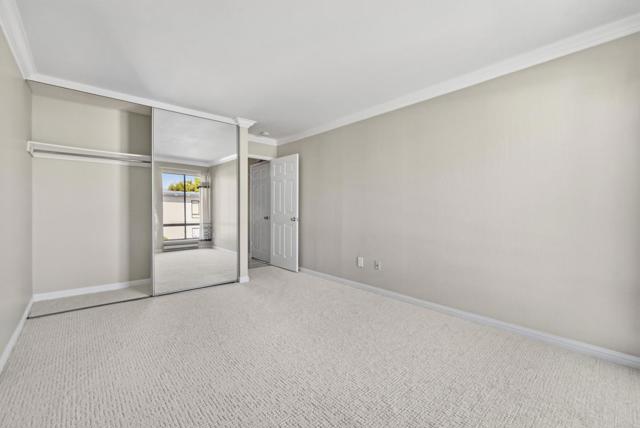 8 Commodore Drive, Emeryville CA: https://media.crmls.org/mediaz/11e43b00-4853-4a5b-8cea-a6ec1b31c747.jpg