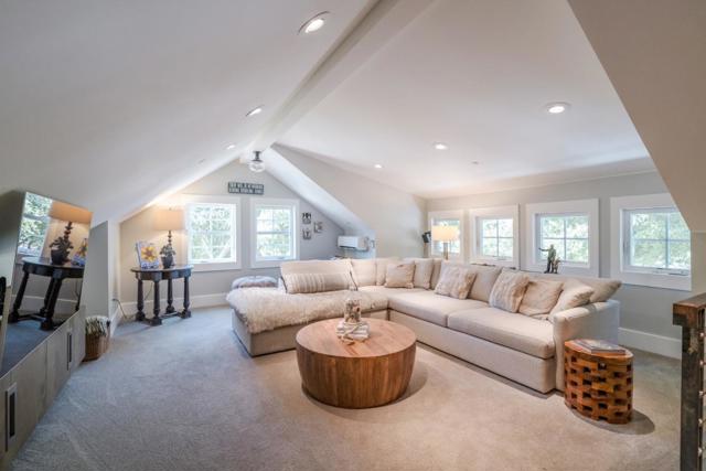10555 Watsonville Road, Gilroy CA: https://media.crmls.org/mediaz/11e506af-a340-43fb-9bd3-7581383e2dcf.jpg