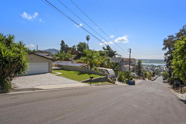 Detail Gallery Image 3 of 38 For 1609 San Miguel Ave, Spring Valley,  CA 91977 - 3 Beds | 2 Baths