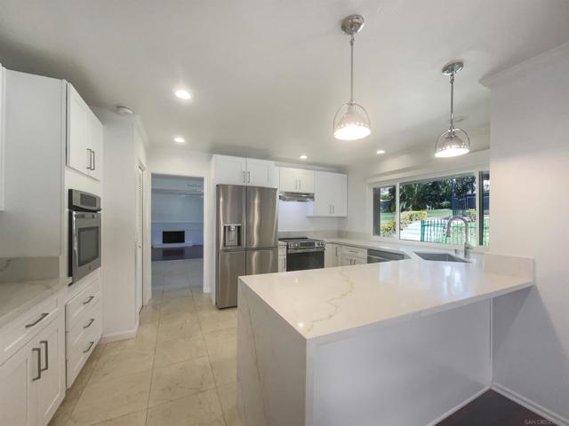 13080 Camino Del Valle, Poway CA: https://media.crmls.org/mediaz/11e59a32-cd24-4a3d-881e-4803d73bae26.jpg
