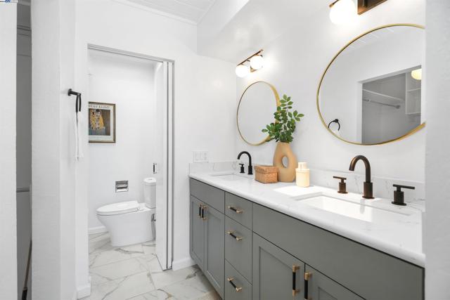 5893 Highwood Rd, Castro Valley CA: https://media.crmls.org/mediaz/11e5defb-0a84-4a98-8888-bf110ce18ac4.jpg