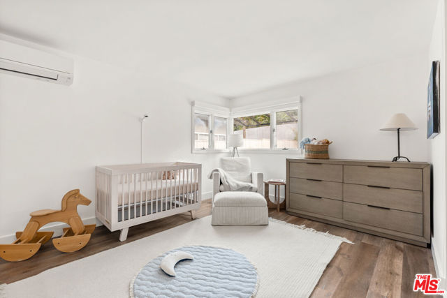 8247 Billowvista Drive, Playa del Rey CA: https://media.crmls.org/mediaz/11e5e9fa-2353-4f23-812b-eec804736adc.jpg