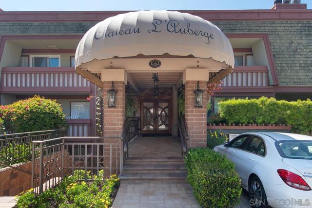 1562 Camino Del Mar, Del Mar CA: https://media.crmls.org/mediaz/11e5f860-3bed-4408-b8b1-df177608fb81.jpg