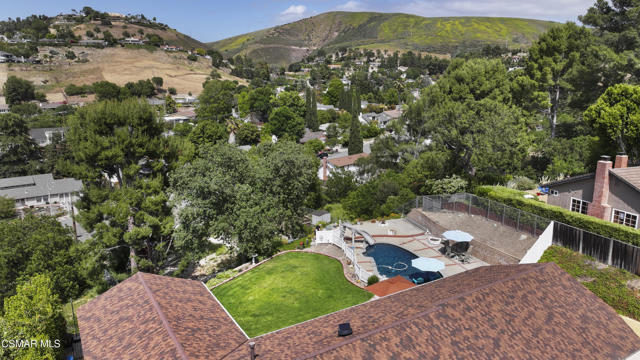 876 Emerson Street, Thousand Oaks CA: https://media.crmls.org/mediaz/11e7c350-6a86-4655-b37f-a970b947f800.jpg