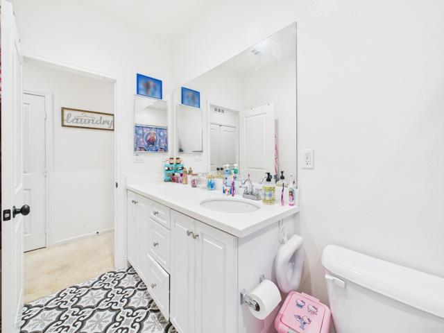 1922 Corte Zafiro, Chula Vista CA: https://media.crmls.org/mediaz/11e7ede0-787b-4fa1-bfe6-e7e4fd34c5ce.jpg