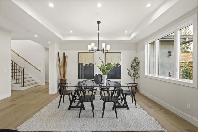 1303 American Way, Menlo Park CA: https://media.crmls.org/mediaz/11e8ae16-567c-4f8b-b0d0-bfeaf5ee0745.jpg
