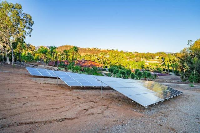 15397 Rock Creek Ln, El Cajon CA: https://media.crmls.org/mediaz/11e8b5a5-d4e5-4400-ac4e-6b7c3f277c67.jpg