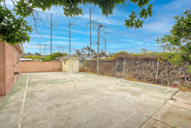 Detail Gallery Image 23 of 27 For 111 Fireside St, Oceanside,  CA 92058 - 4 Beds | 2 Baths