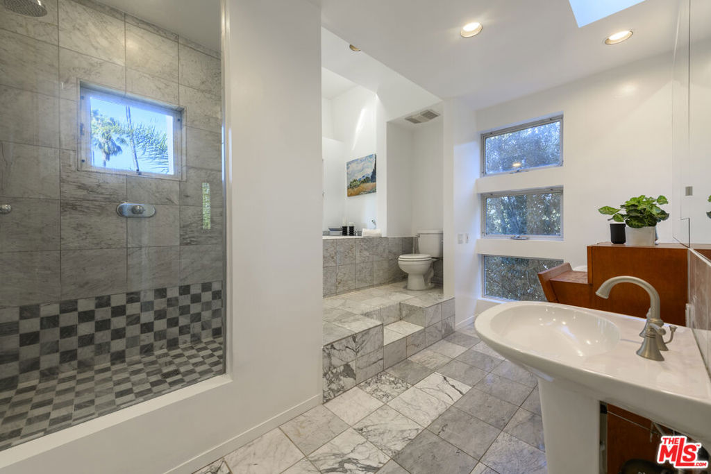 12236 LAUREL TERRACE DriveStudio City img 22