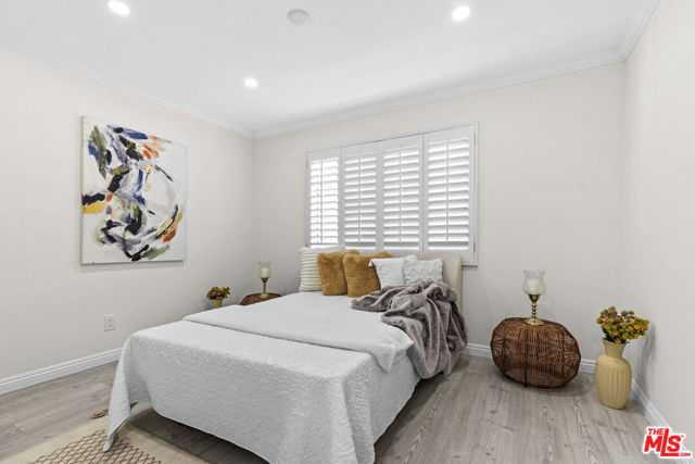 8557 Norwich Avenue, North Hills CA: https://media.crmls.org/mediaz/11ea4325-2338-4526-baa1-87b32728108a.jpg