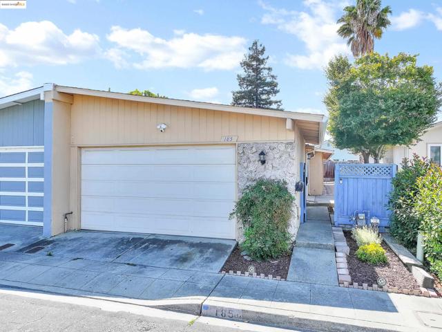 185 Evening Star Ct, Milpitas CA: https://media.crmls.org/mediaz/11ea4a76-eddb-4e2b-96b5-655c44923d0d.jpg