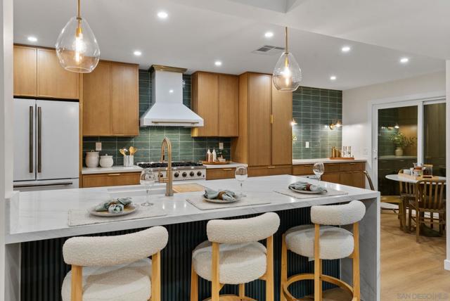 16048 Via Viajera, Rancho Santa Fe CA: https://media.crmls.org/mediaz/11ea64d6-06e9-4025-813a-cc53f8ce788f.jpg