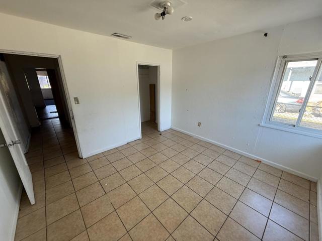 1125 Garden Street, East Palo Alto CA: https://media.crmls.org/mediaz/11eab14d-c6e8-4b74-820d-3e5dbc8ad825.jpg