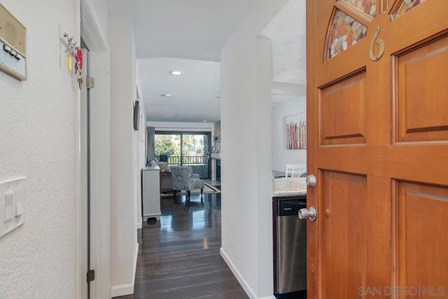 4494 Mentone St., San Diego CA: https://media.crmls.org/mediaz/11eb31d1-377e-4185-8cf2-60547f7f5dea.jpg