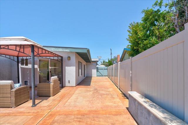 3981 Hatton St, San Diego CA: https://media.crmls.org/mediaz/11eb74d1-e633-4f23-b5e6-8f5caf700062.jpg