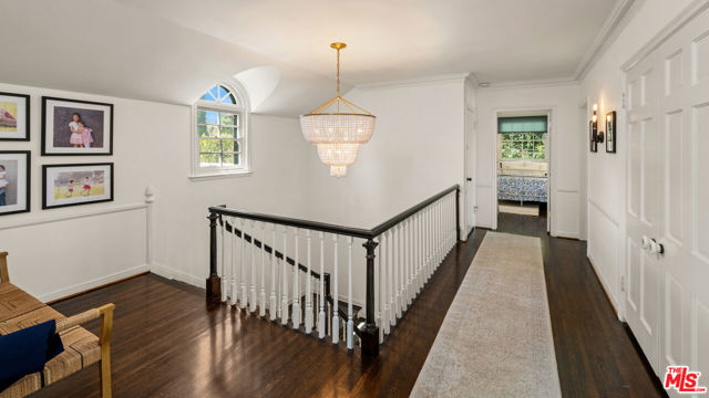 850 Birchwood Drive, Los Angeles CA: https://media.crmls.org/mediaz/11ec37d5-4137-4f15-9bf4-5ba92762140d.jpg