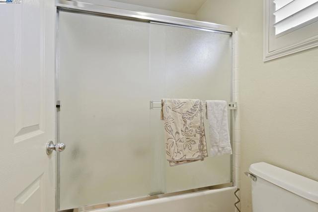 Image 18 of 53 For 5854 Riverbank Cir