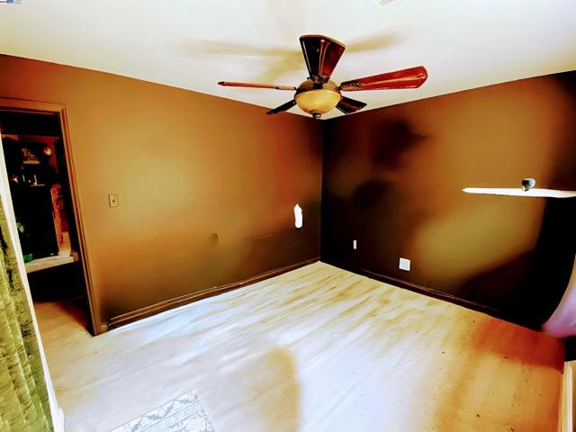 31733 Lake Meadow Rd, Acton CA: https://media.crmls.org/mediaz/11ed2f9c-55f6-4d17-a305-ed2ca4aa6d3b.jpg