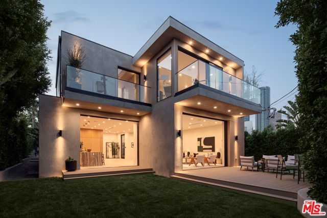 10346 Louisiana Avenue, Los Angeles CA: https://media.crmls.org/mediaz/11ed83c2-93f7-4200-b0e0-d63baa725ce4.jpg