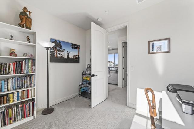 585 Santa Lucia Way, Marina CA: https://media.crmls.org/mediaz/11ed8a79-39c9-4128-baaa-a8e8beb2750b.jpg