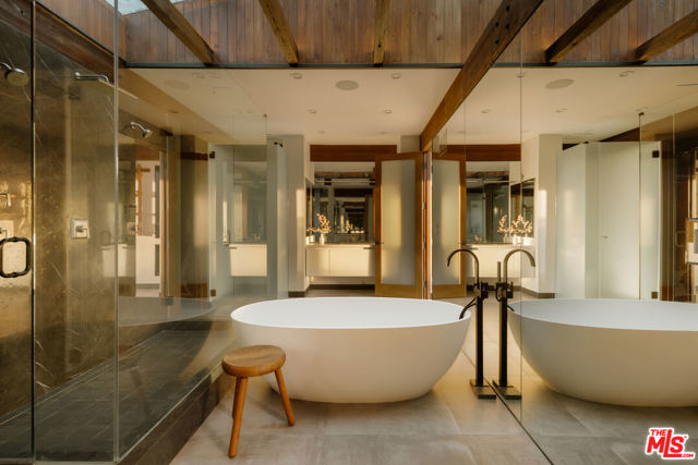 5 Bed Home for Sale in Malibu, California