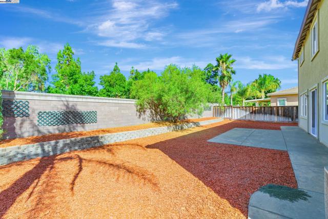 5675 Arcadia Cir, Discovery Bay CA: https://media.crmls.org/mediaz/11edc7c7-0305-4bba-abc6-4ffafa39489c.jpg