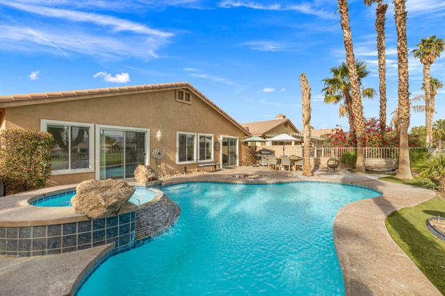 49620 Lincoln Drive, Indio CA: https://media.crmls.org/mediaz/11ee19e4-be60-43dd-8cee-527cd8568716.jpg