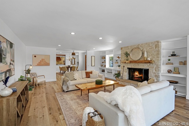 6026 La Granada, Rancho Santa Fe CA: https://media.crmls.org/mediaz/11ee57eb-636e-42a2-96dd-c734e7022e51.jpg
