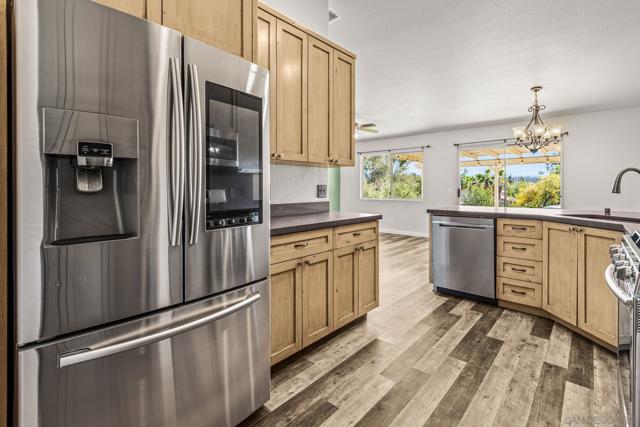 16579 Daza Dr, Ramona CA: https://media.crmls.org/mediaz/11efa45c-9902-4b4f-81fe-fce33e649e23.jpg