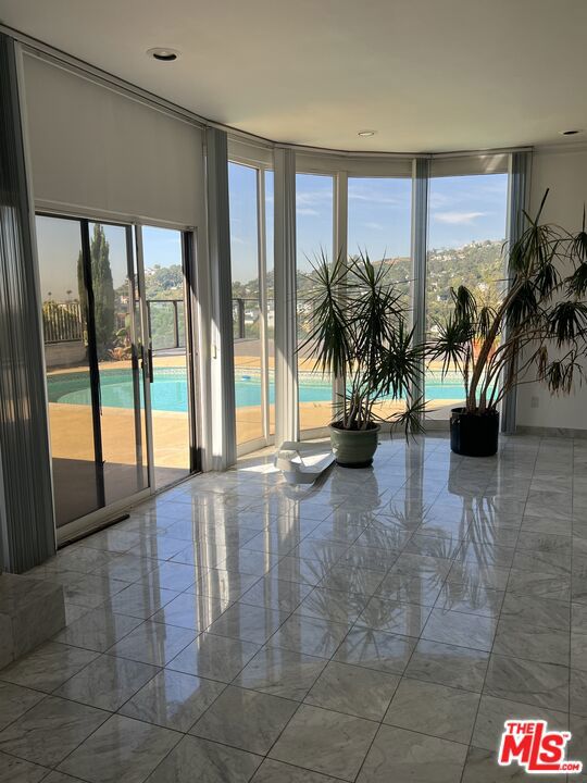 2155 Hercules Drive, Los Angeles CA: https://media.crmls.org/mediaz/11efcda5-765b-4764-a402-0dad4f175f52.jpg