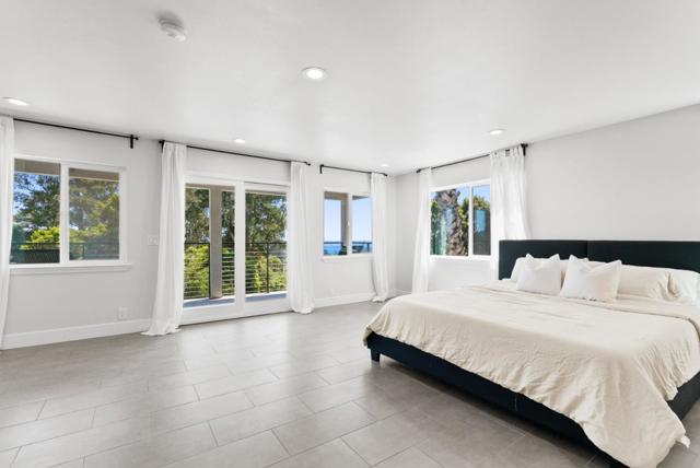 532 Moonrise Lane, Aptos CA: https://media.crmls.org/mediaz/11effd06-0b94-4d4e-982d-83ab12b3bd7c.jpg